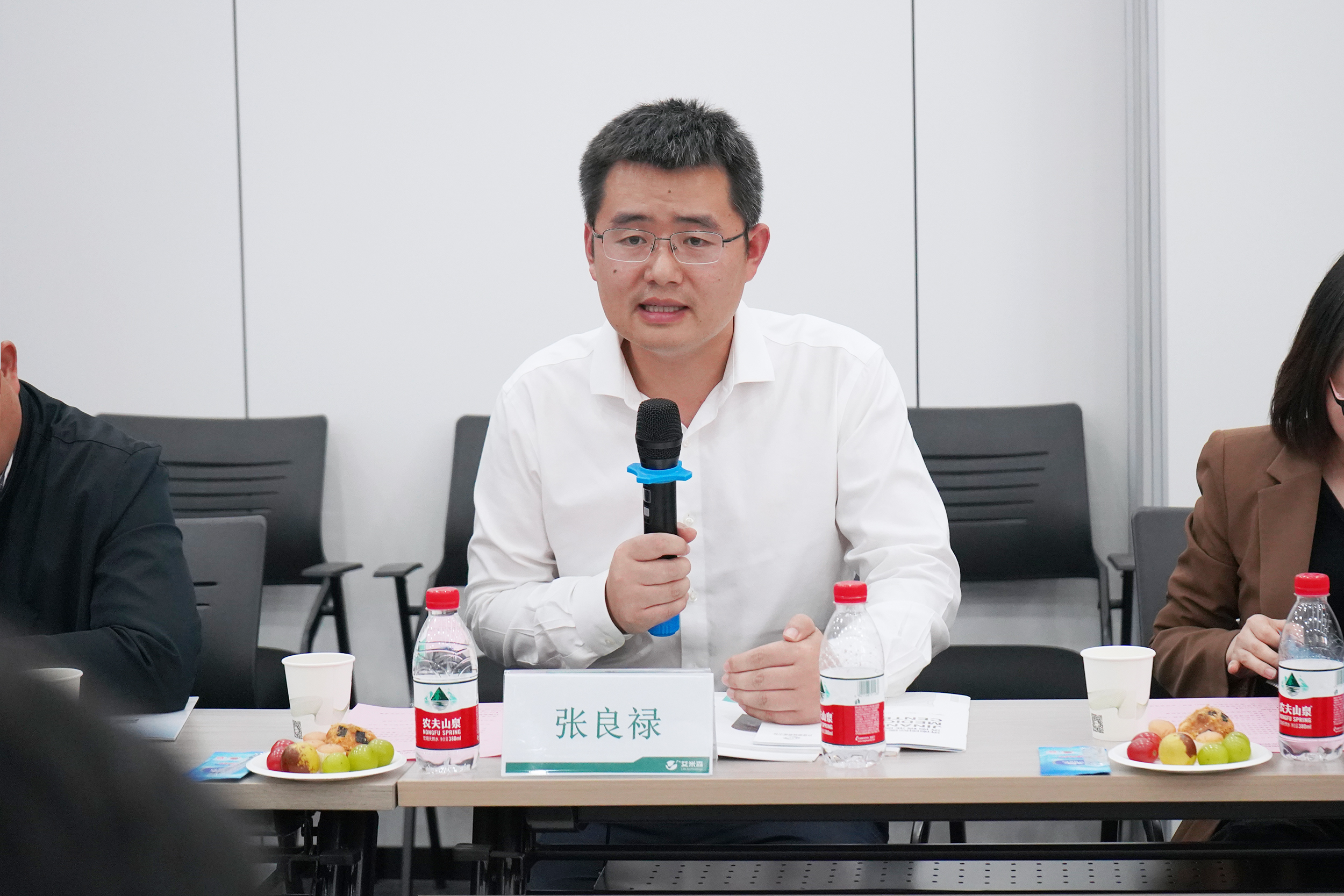 濟南國際醫(yī)學中心管委會張濟主任一行蒞臨艾米森調(diào)研考察 濟南國際醫(yī)學中心管委會張濟主任一行蒞臨艾米森調(diào)研考察